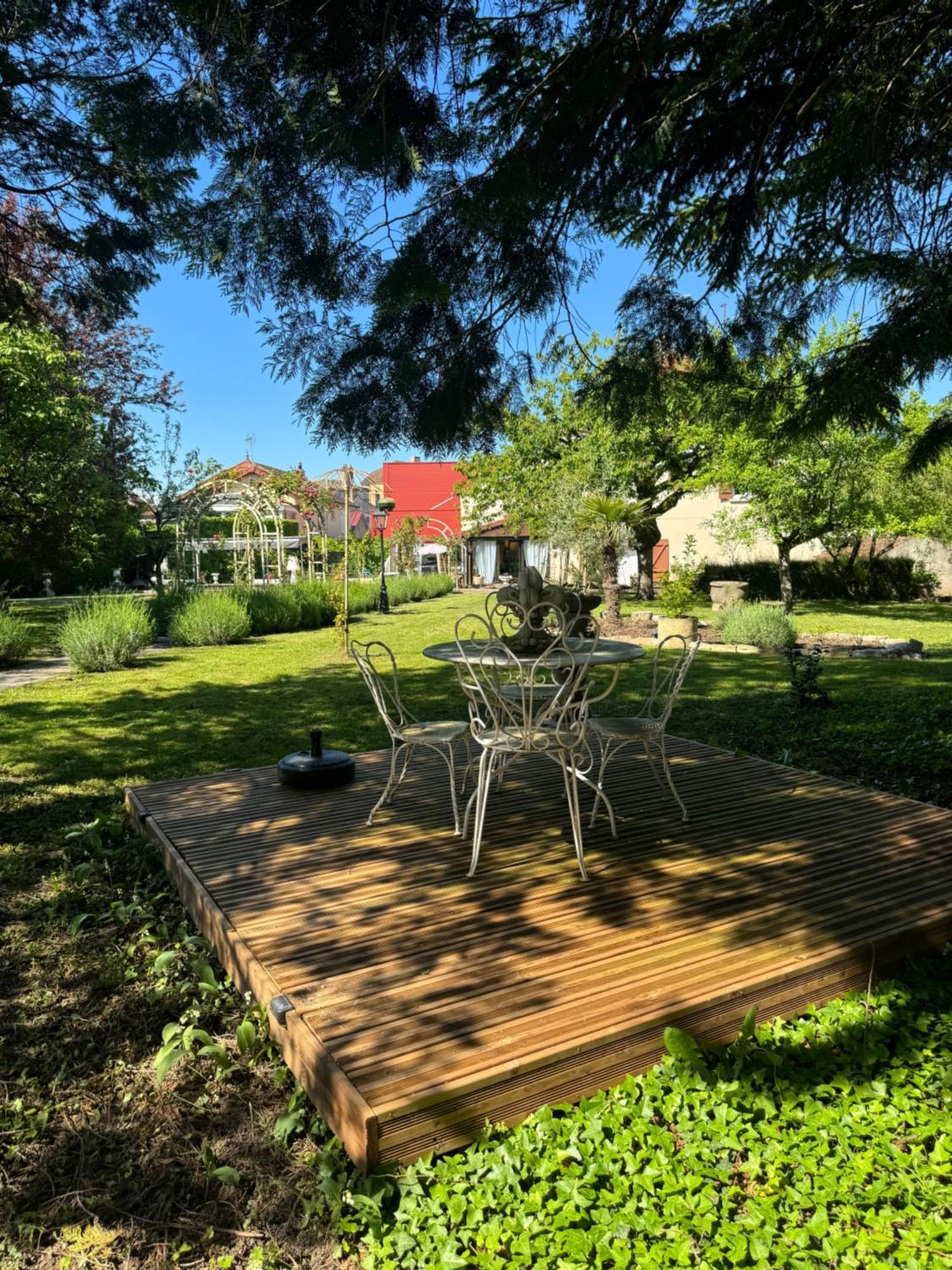 L'Escale Chambres Et Table D'Hotes Verdun-sur-le-Doubs Exterior foto